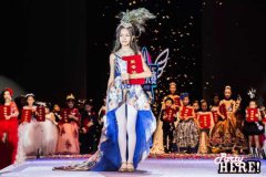 余菲菲荣获东莞杯少儿超模大赛总冠军,喜登广东时装周